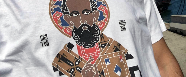 tuttiSanti celebra San Nicola con una t-shirt